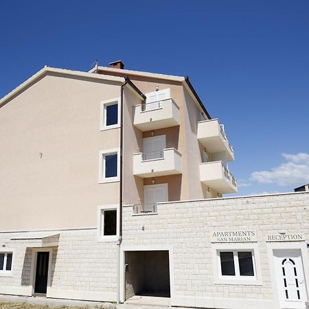 Antonio Apartmani Podstrana Rum bild