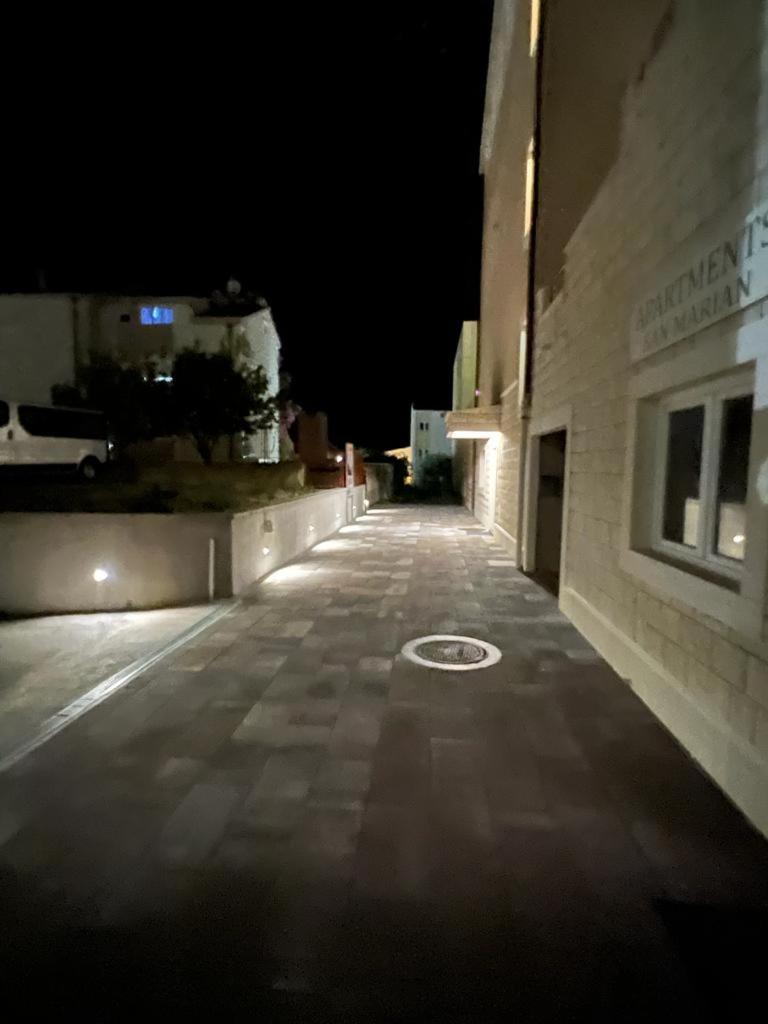 Antonio Apartmani Podstrana Rum bild